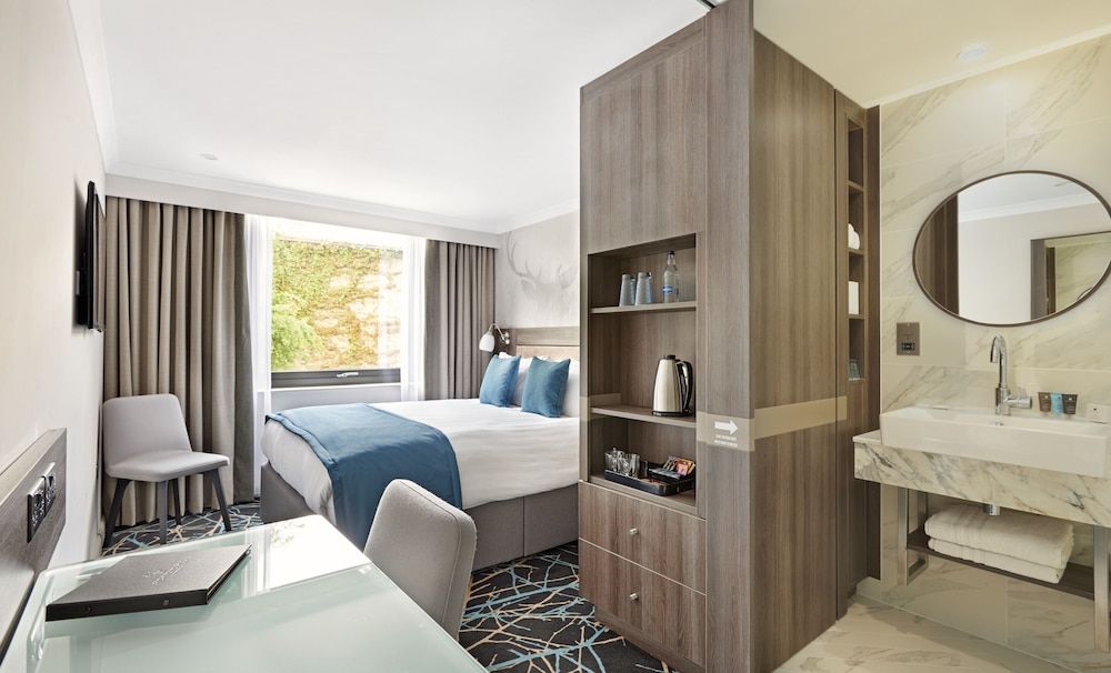 Double Room (Hill Collection Double)