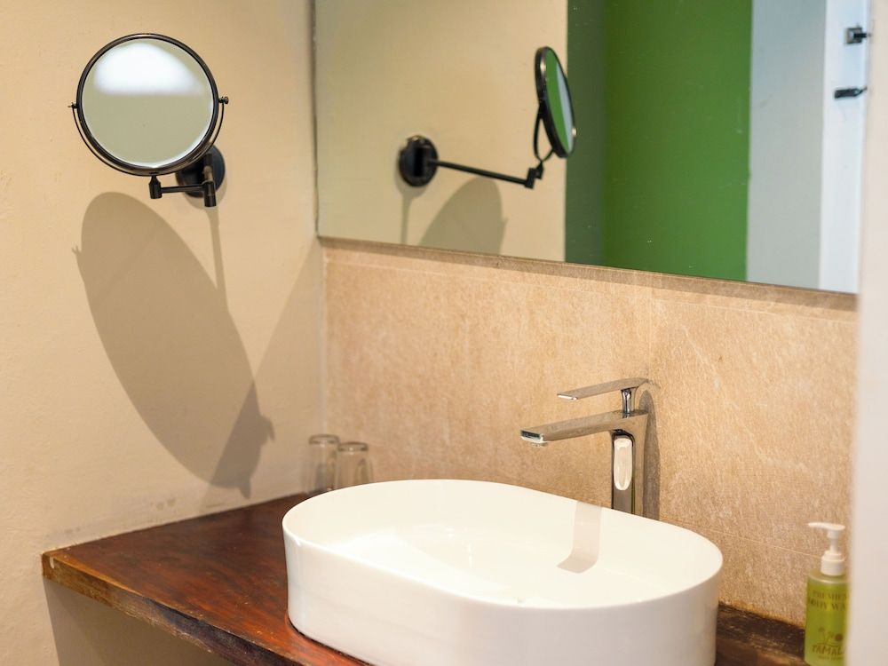 Tamala Beach Resort Premium Room, Pool View 9