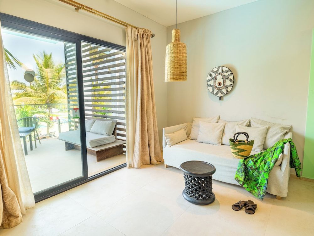 Tamala Beach Resort Premium Room, Pool View 10