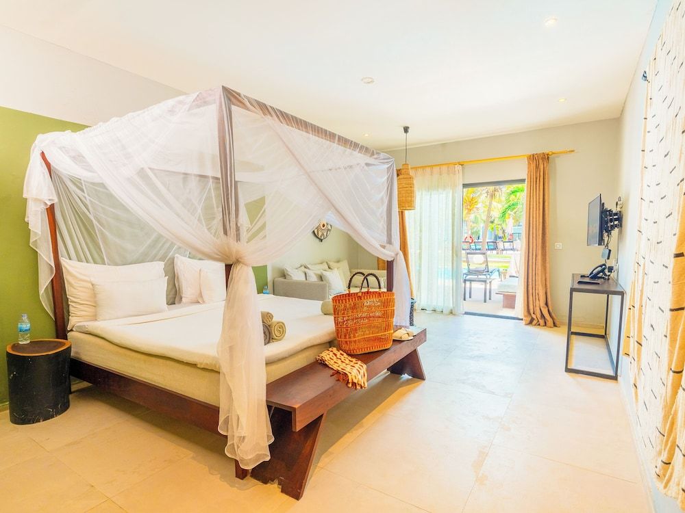 Tamala Beach Resort Premium Room, Private Pool, Pool View 2