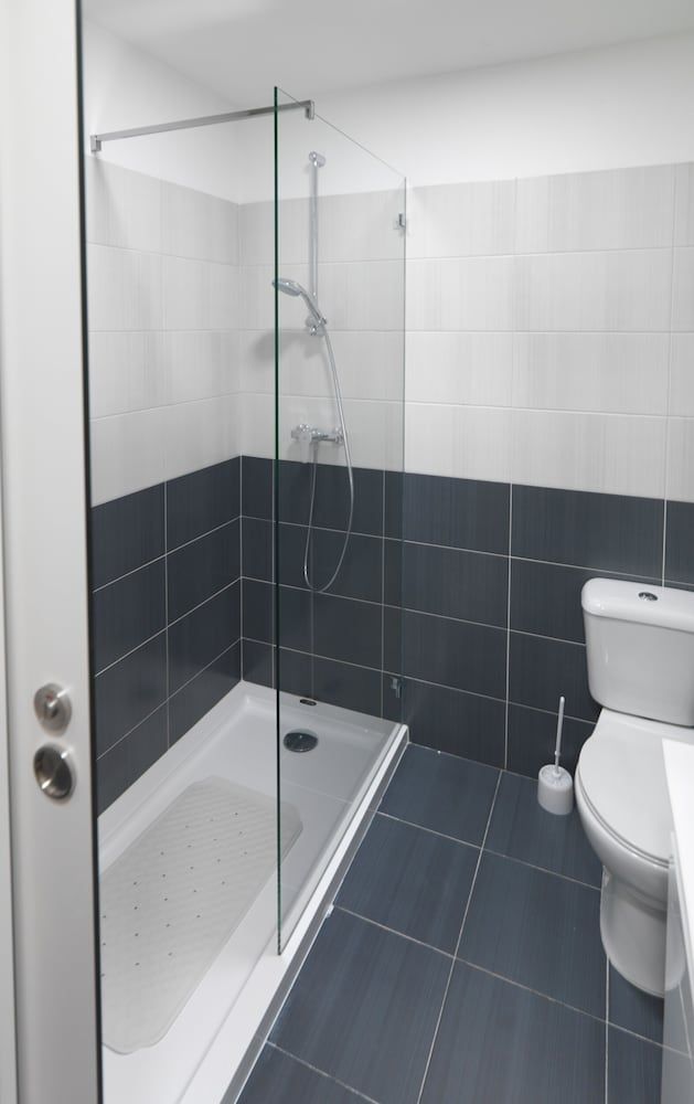 My Charm Lisbon Suites Twin Room, Shared Bathroom 8