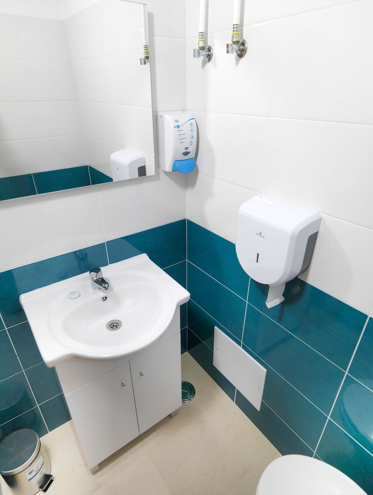 My Charm Lisbon Suites Twin Room, Shared Bathroom 7