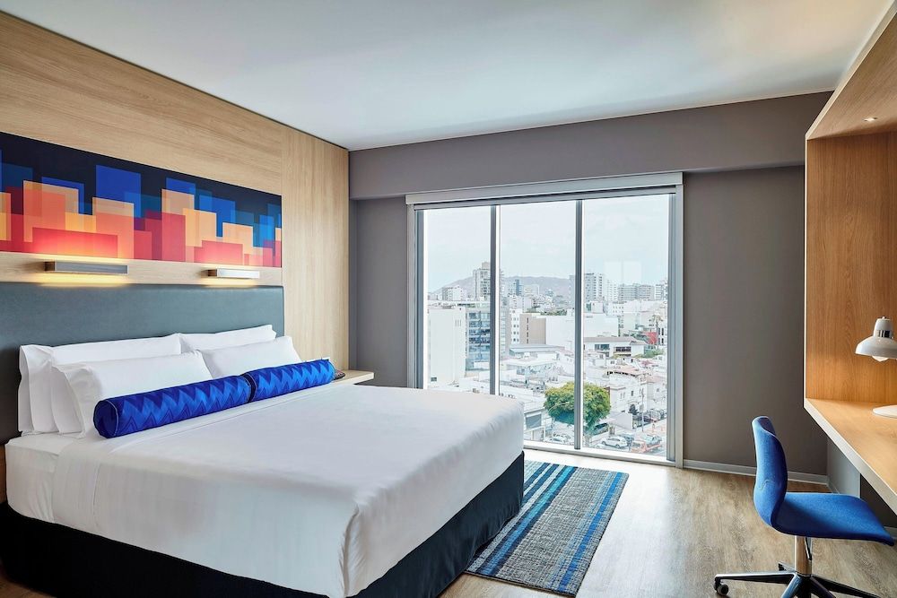 Aloft Lima Miraflores Deluxe Room, 1 King Bed 3