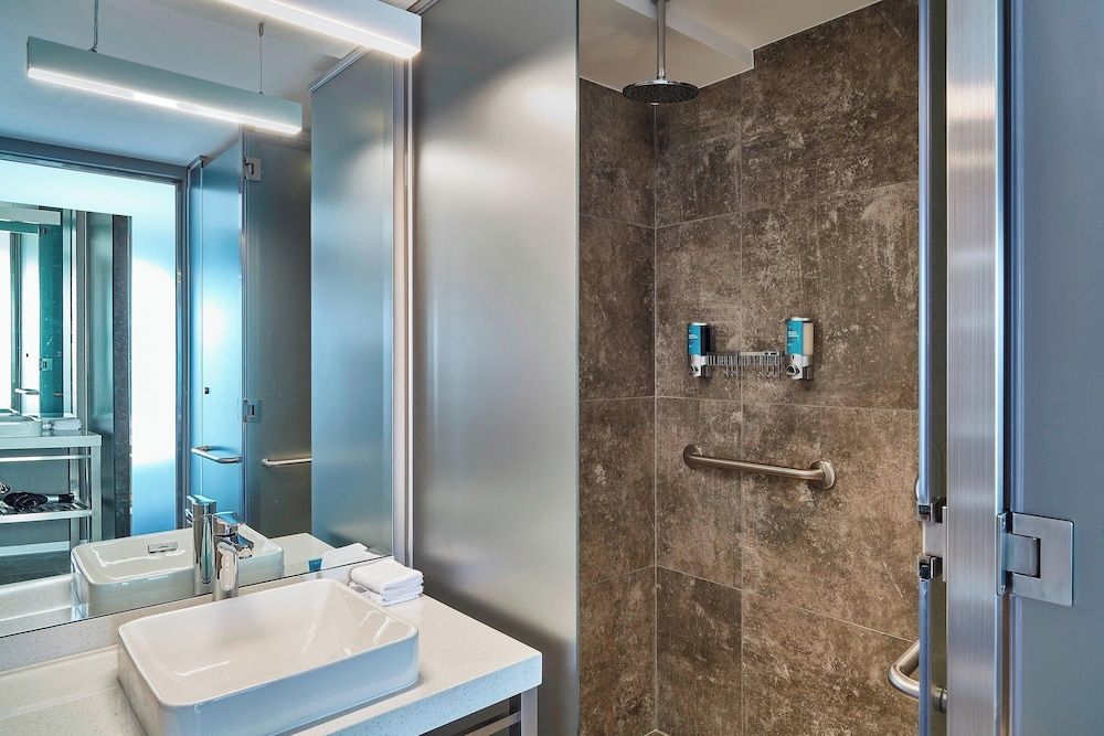 Aloft Lima Miraflores Deluxe Room, 1 King Bed 8