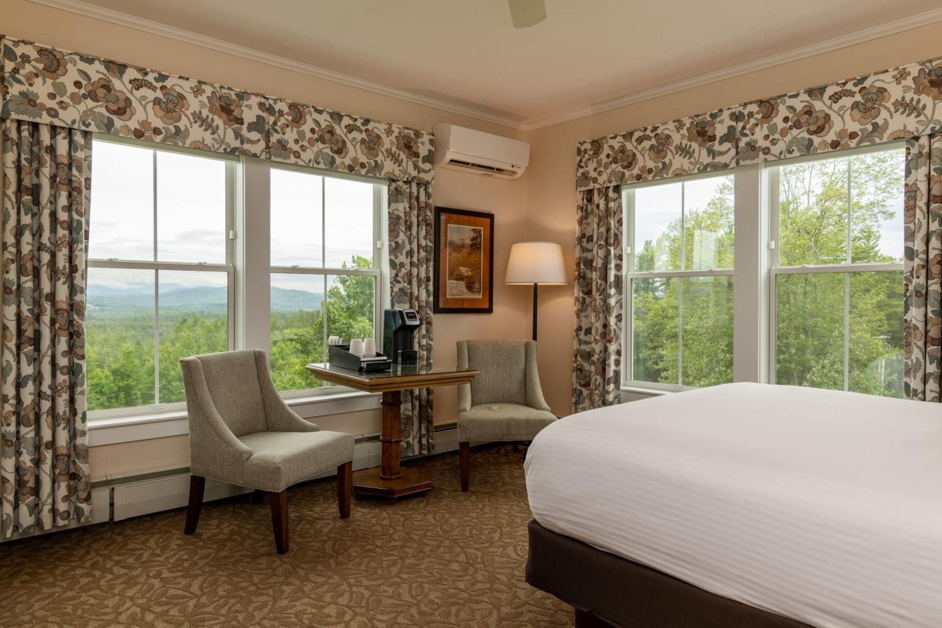 Grand View Queen Room