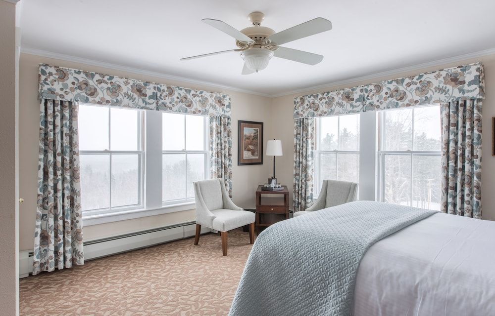 Grand Room, 1 Queen Bed