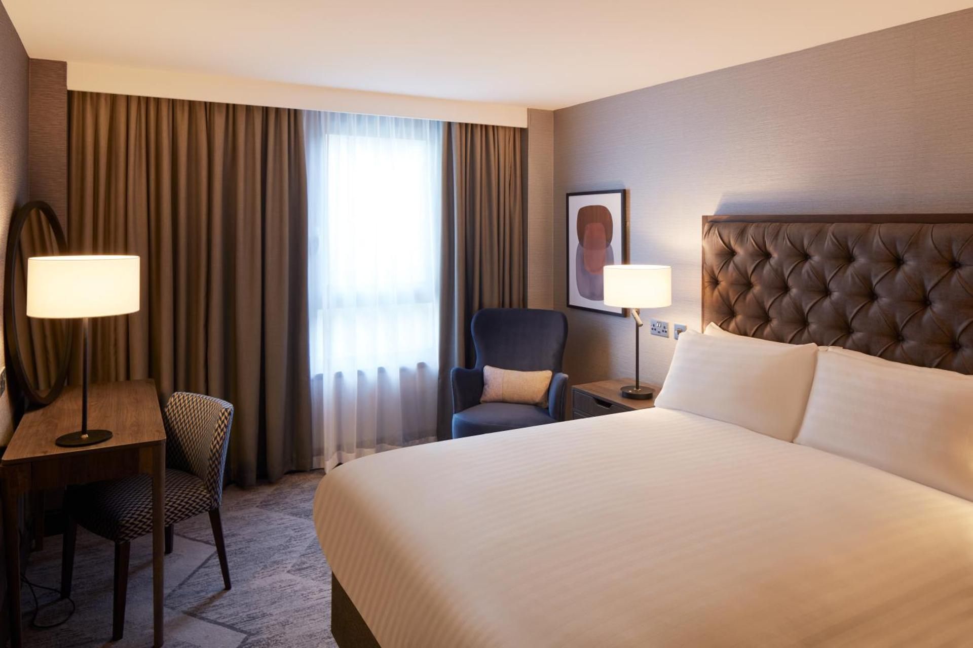 voco Edinburgh-Haymarket by IHG 1 Queen Bed Standard 2