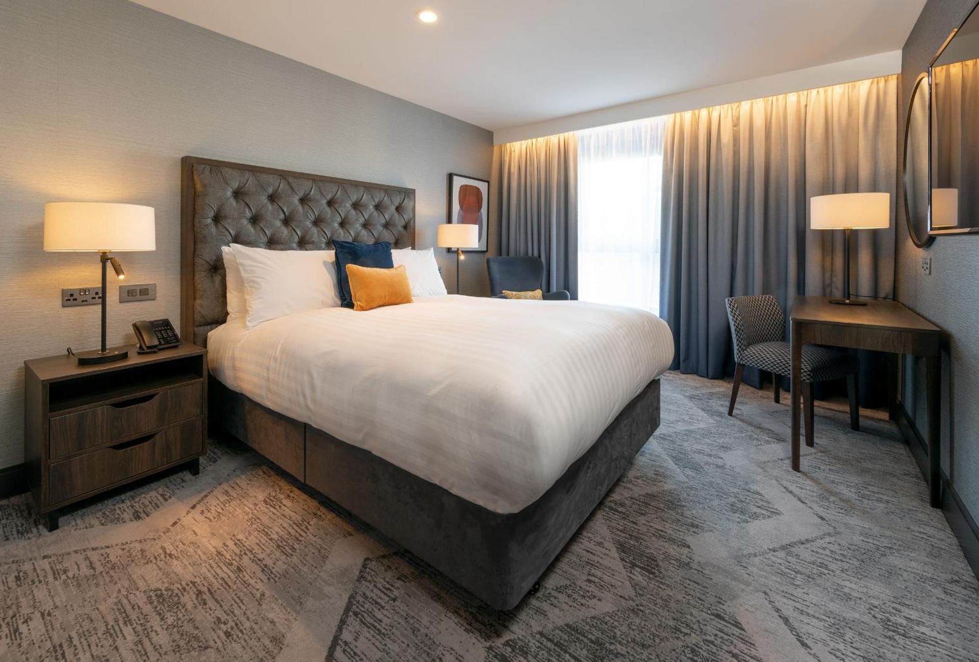 voco Edinburgh-Haymarket by IHG 1 Queen Bed Standard