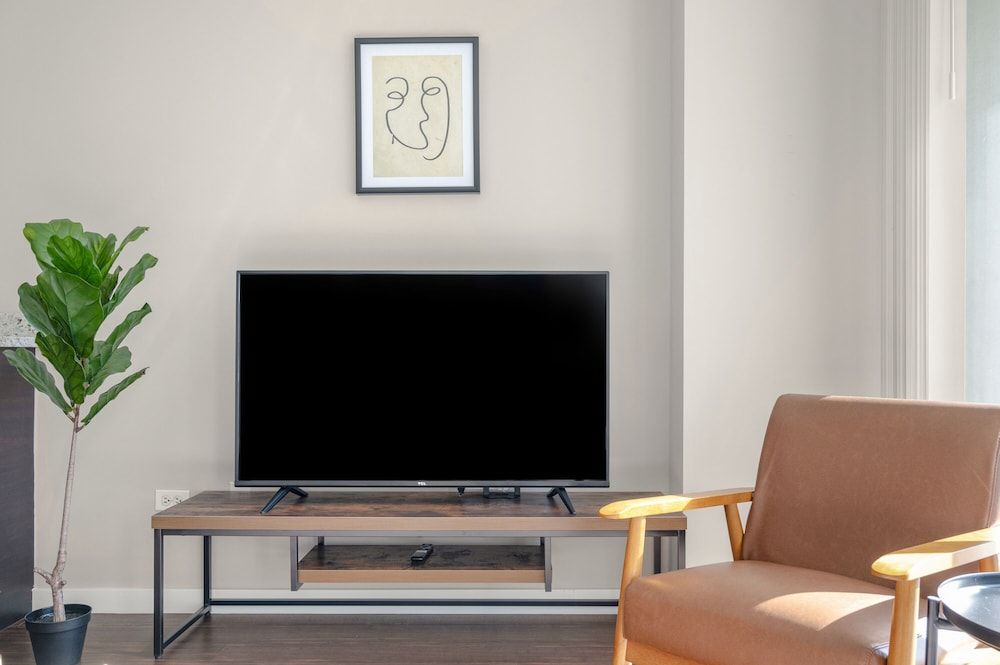 Kasa Magnificent Mile Chicago Comfort Studio, 1 Queen Bed, Non Smoking, Tower (Self Check-in with Virtual Front Desk) 11