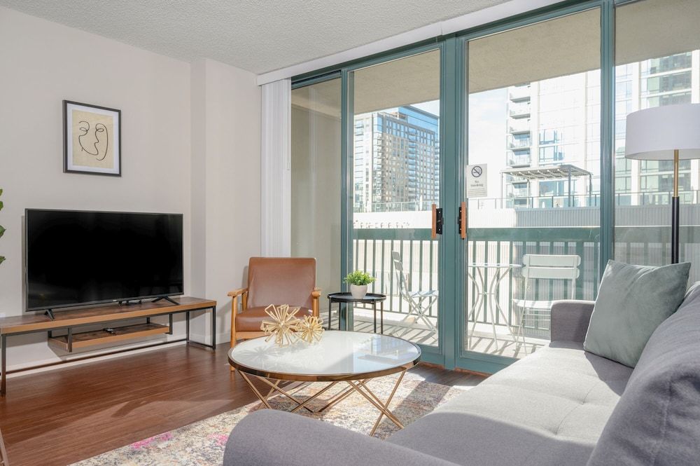 Kasa Magnificent Mile Chicago Comfort Studio, 1 Queen Bed, Non Smoking, Tower (Self Check-in with Virtual Front Desk) 4