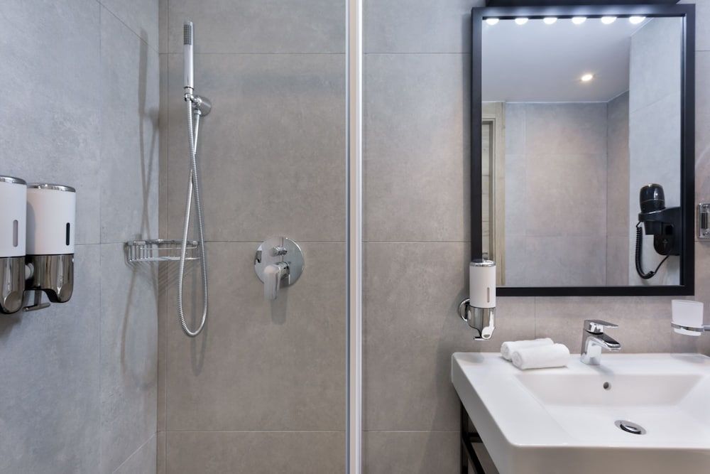 Azur Hotel by ST Hotels Standard Double or Twin Room 6