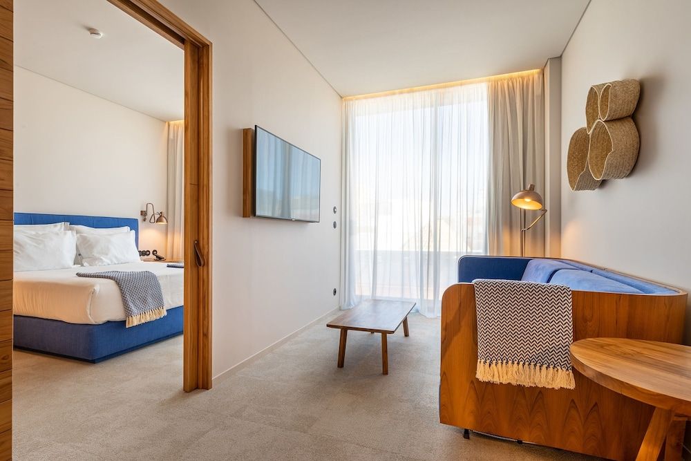 3HB Faro Suite (3 Adults + 1 Child)