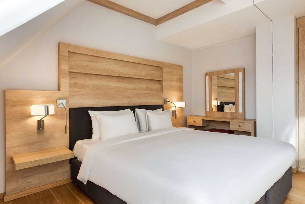 Suite, Mountain View