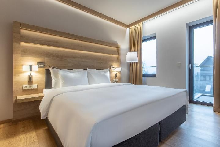One bedroom apartment with balcony with no Air Condition