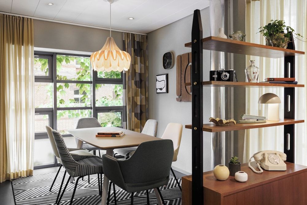 undefined Hotel La Pergola 5