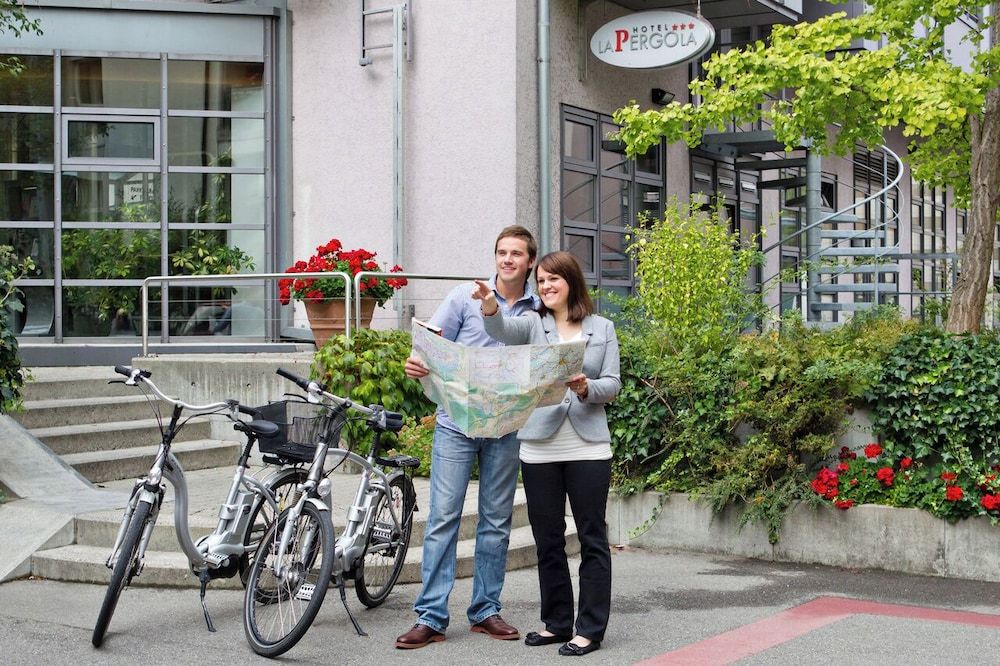 undefined Hotel La Pergola 3