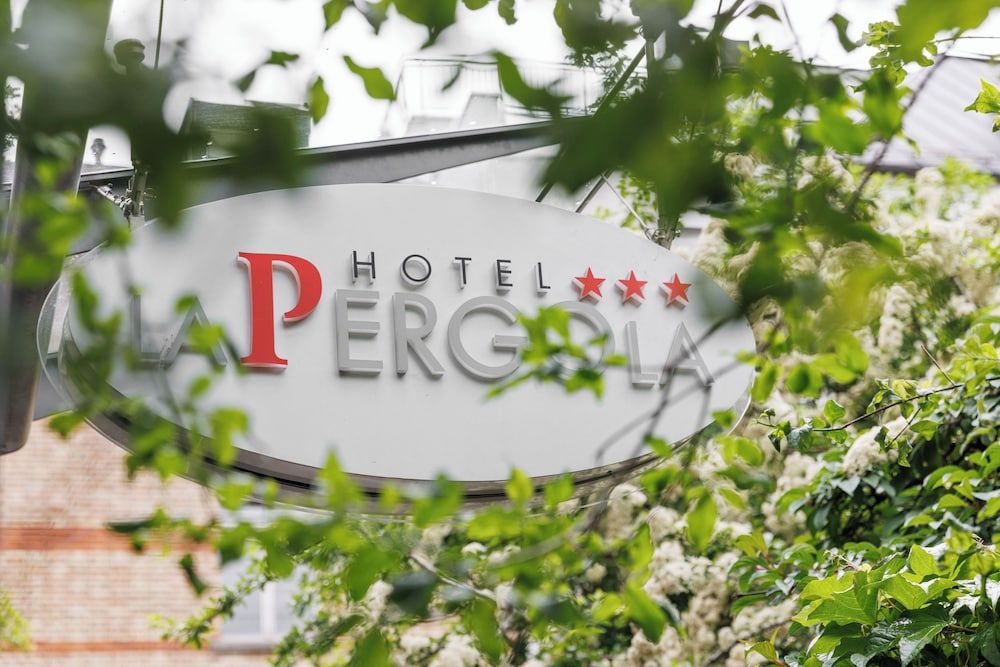 undefined Hotel La Pergola 2