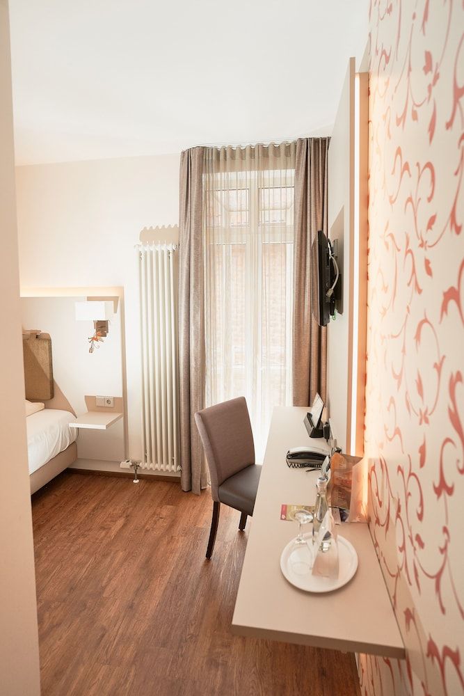 Stadthotel Engel Classic Single Room 10