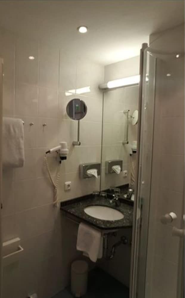 Stadthotel Engel Classic Single Room 6