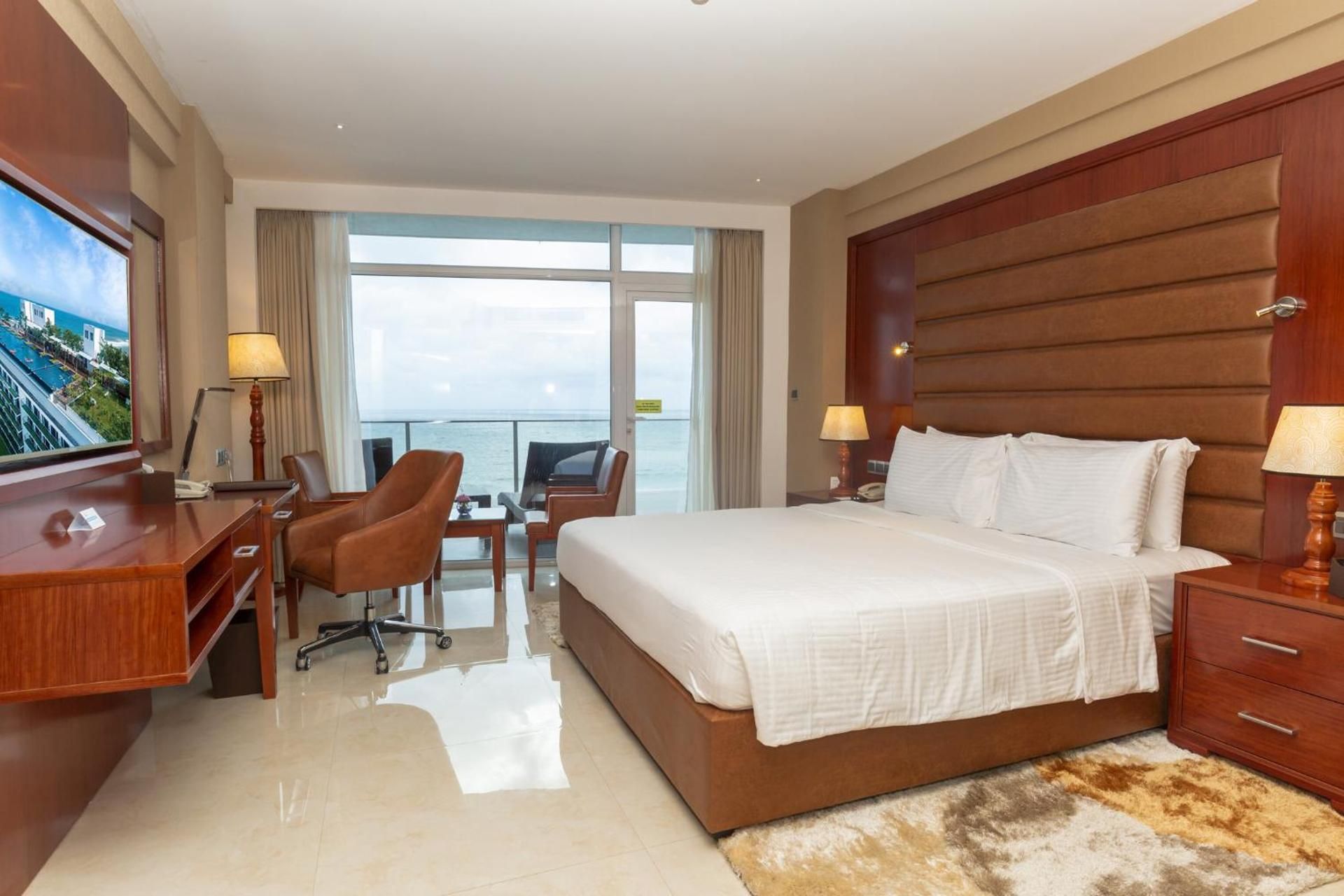 Signature Plus King Room with a Complimentary City Tour