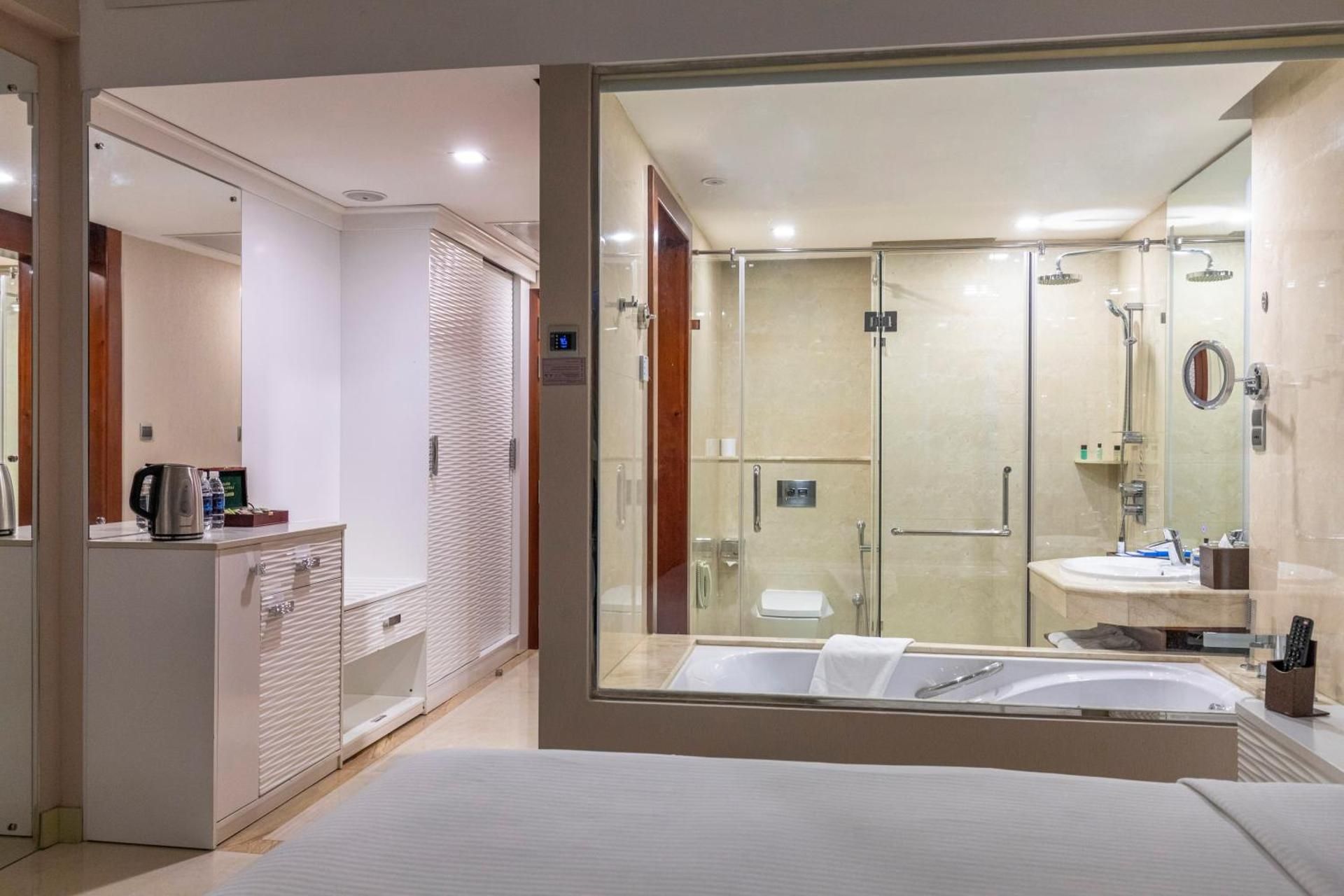 Premier King Room with a Complimentary City Tour