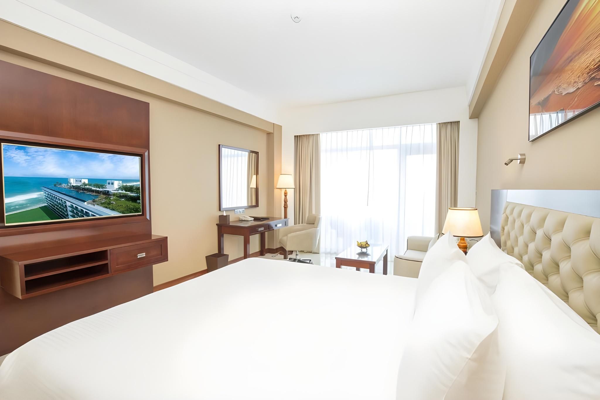 Marino Beach Colombo Deluxe King Room with a Complimentary City Tour 2