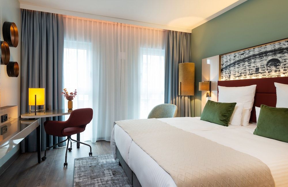 Leonardo Hotel Augsburg Superior Room