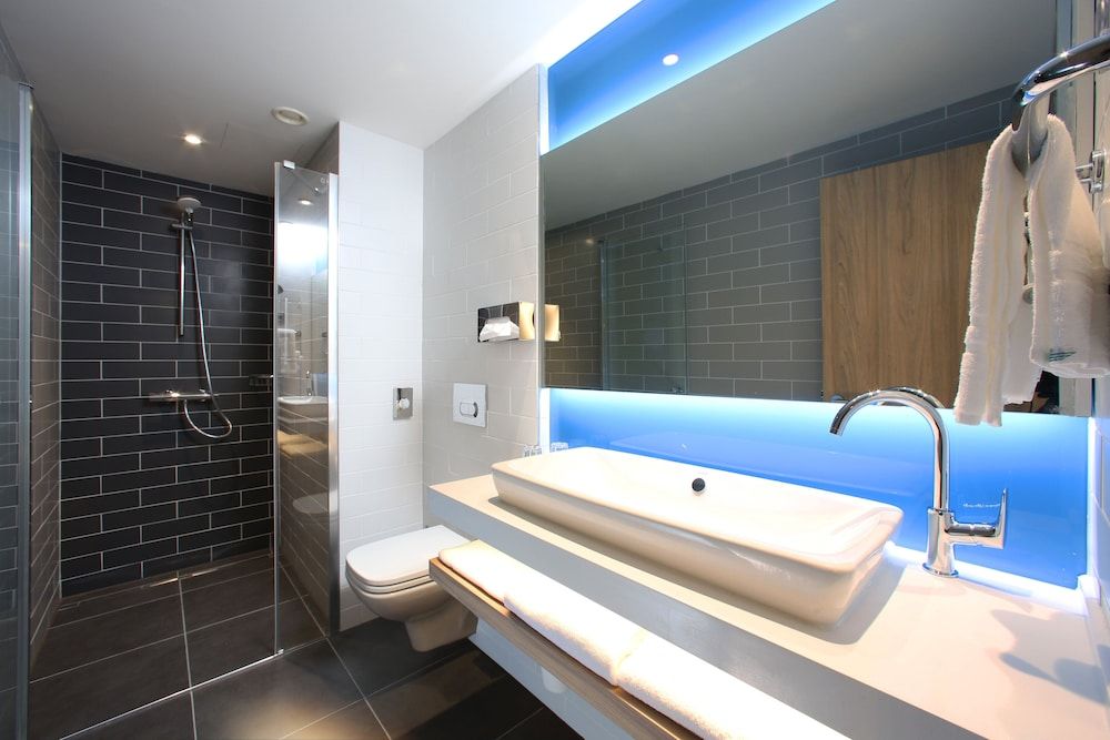 Holiday Inn Express Ljubljana by IHG Standard Room, 1 Queen Bed 4