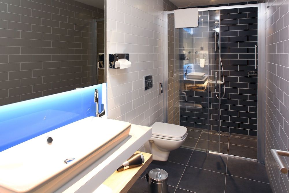 Holiday Inn Express Ljubljana by IHG Standard Room, 1 Queen Bed 7