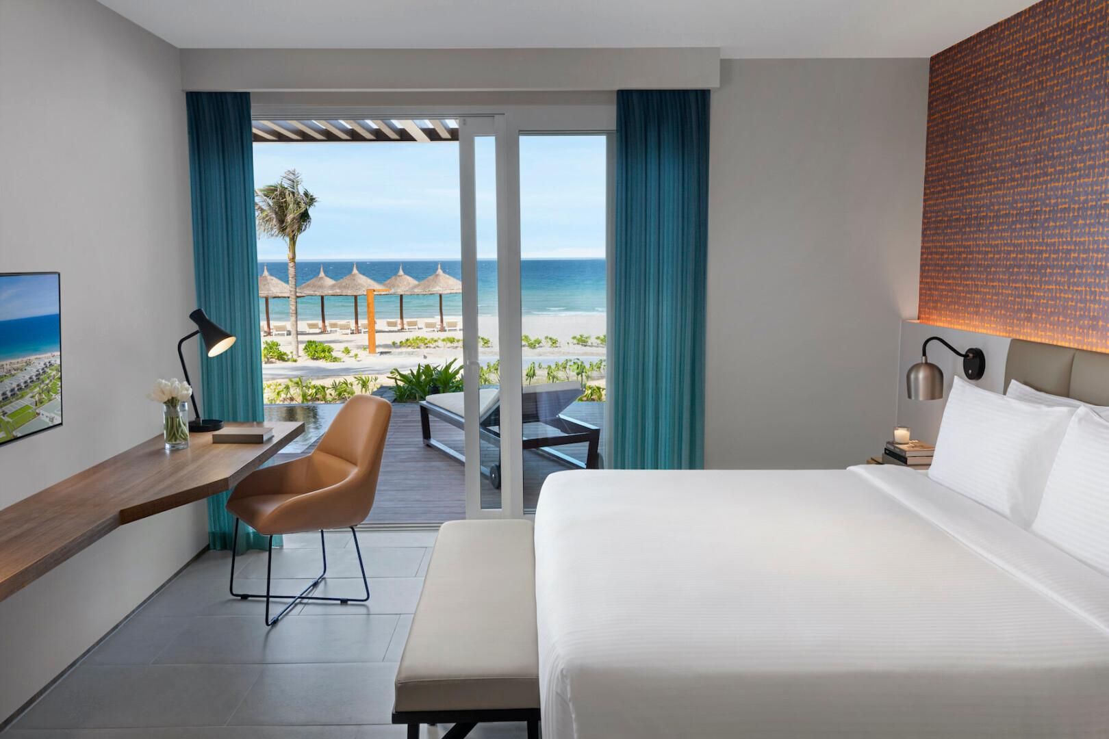 1 Bedroom Villa with Private Pool and Beach Front - King Bed