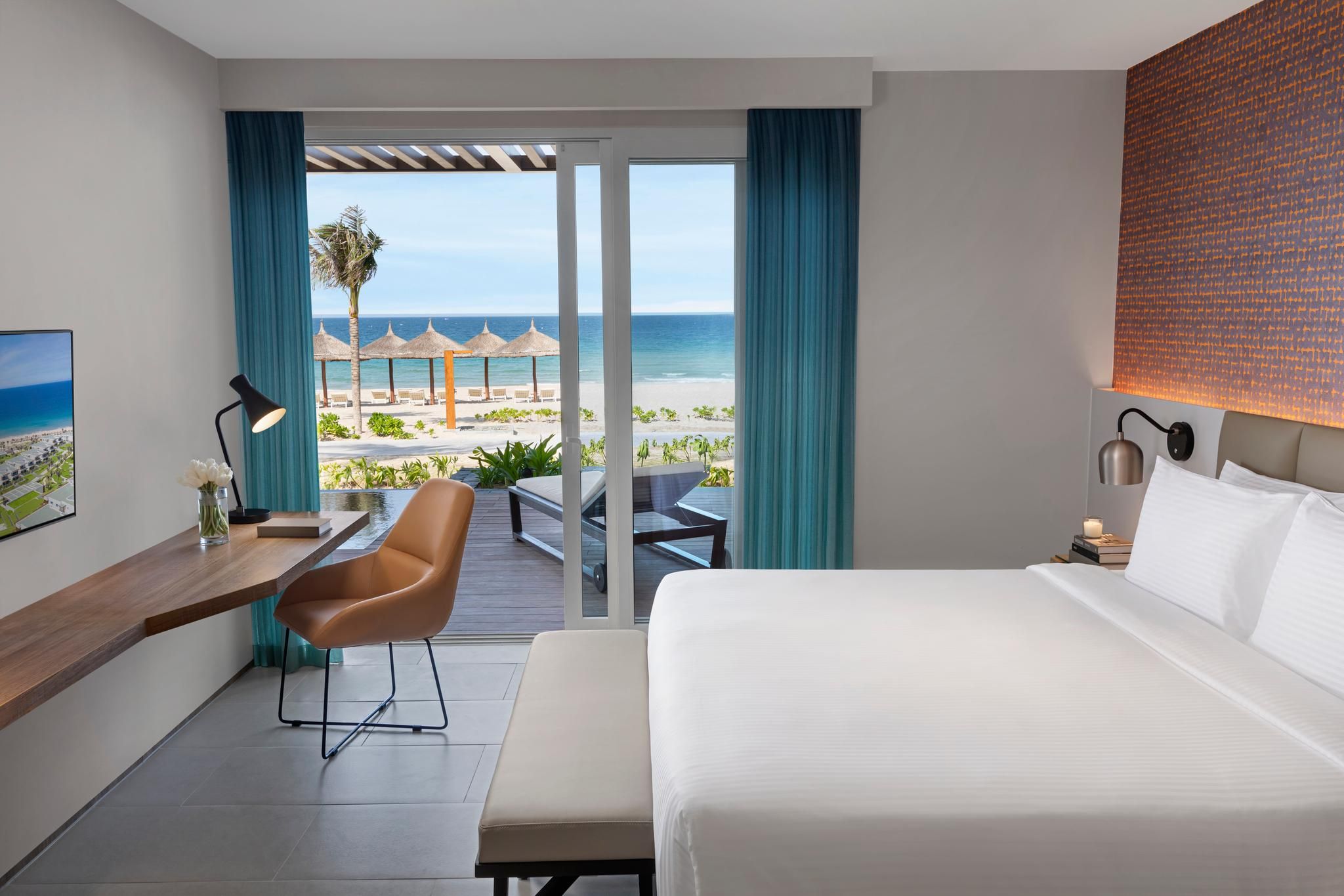 2 Bedroom Villa with Private Pool and Beach Front - King Beds