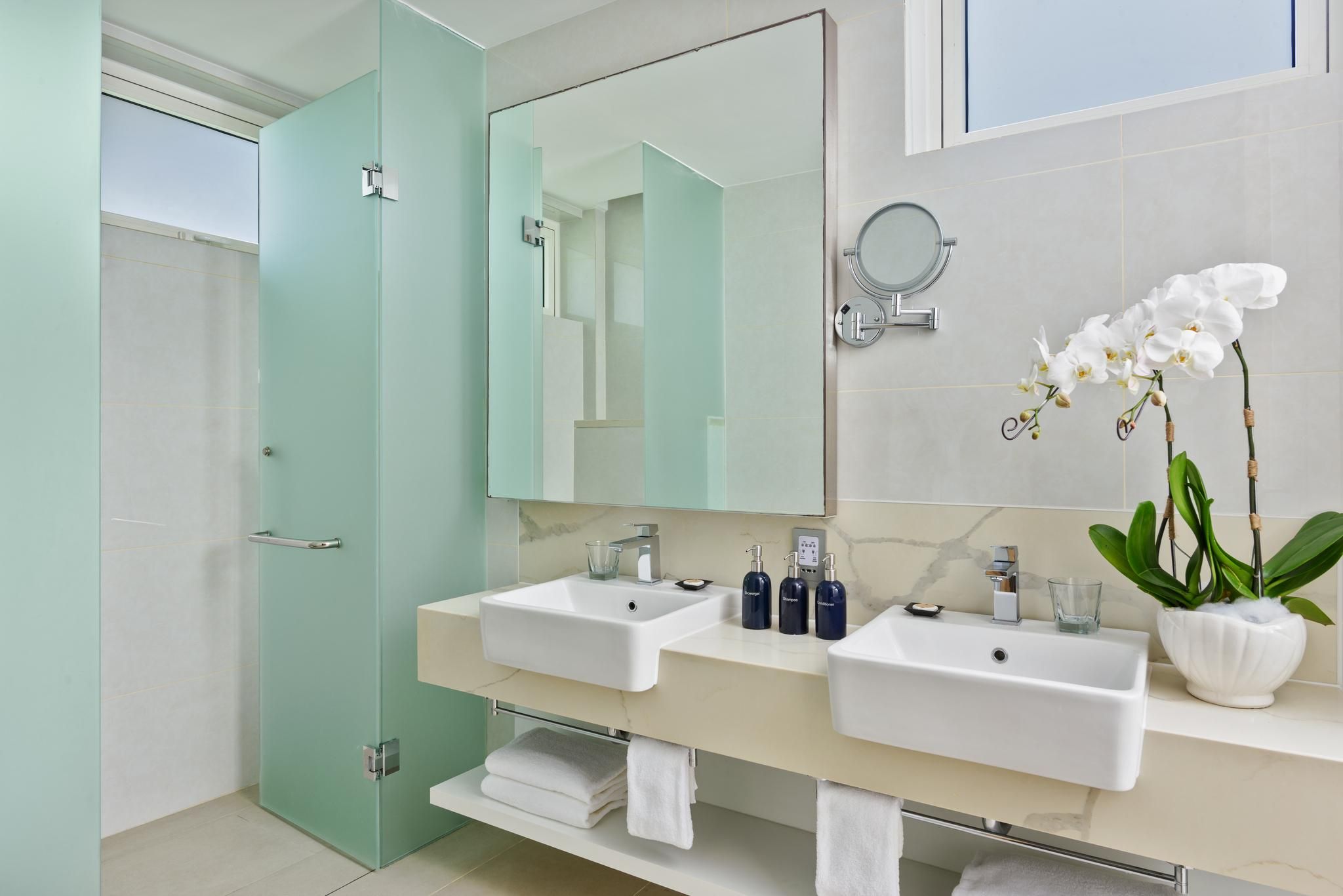 2 Bedroom Villa with Terrace and Ocean View - King Beds