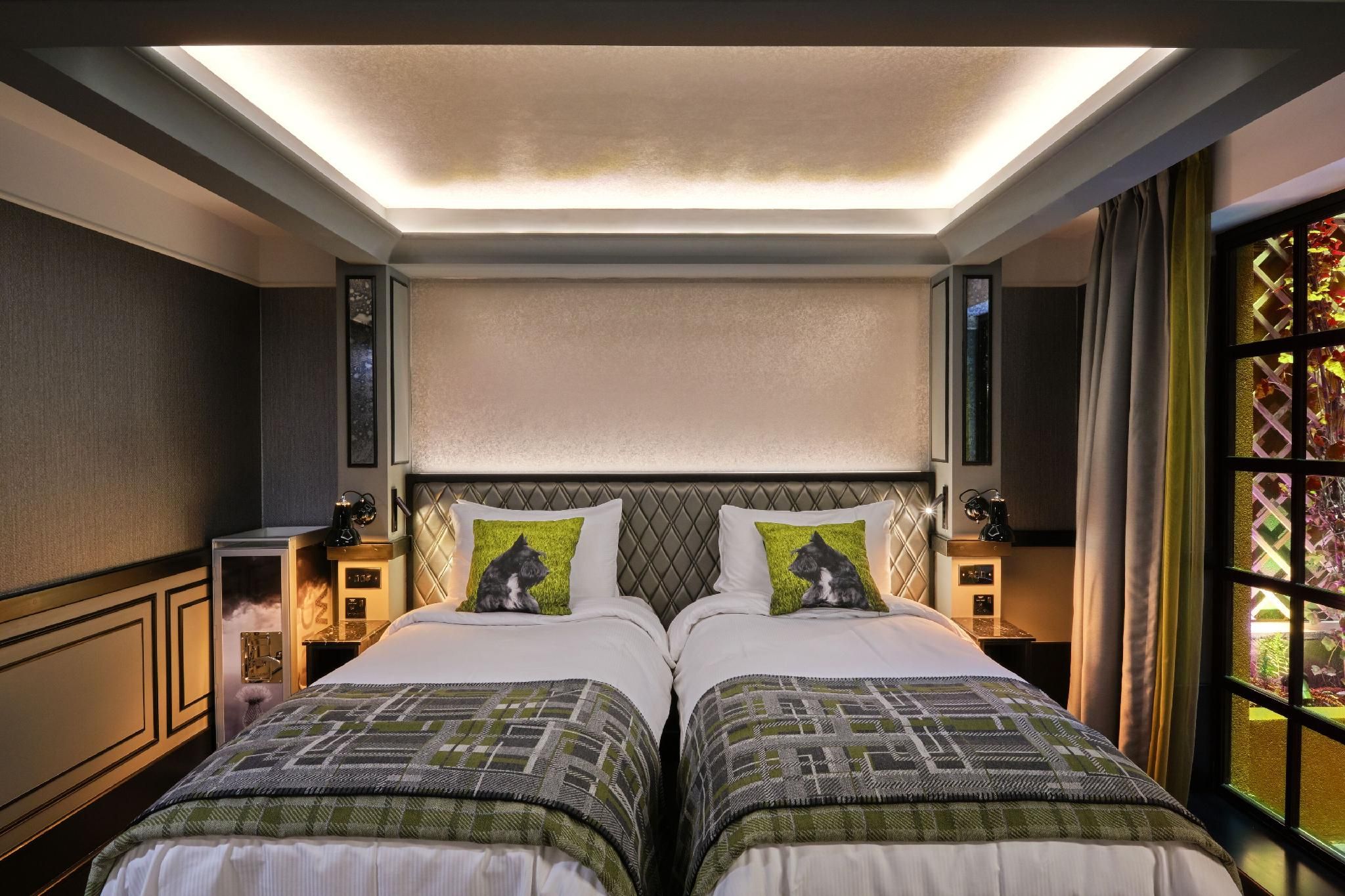 Feature Twin Room