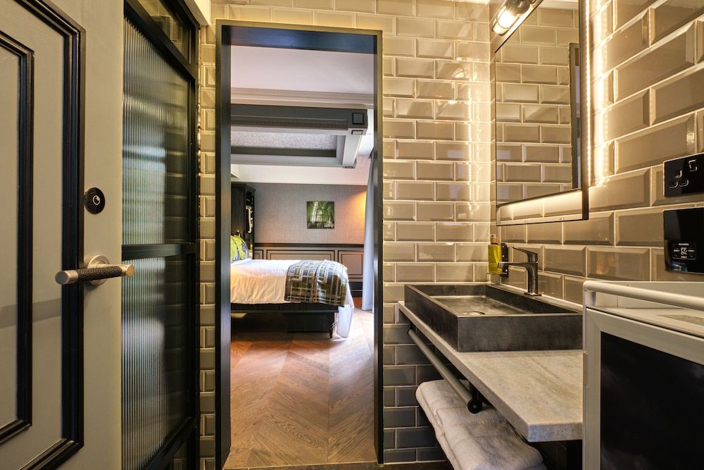 undefined The Gyle - London St Pancras 9