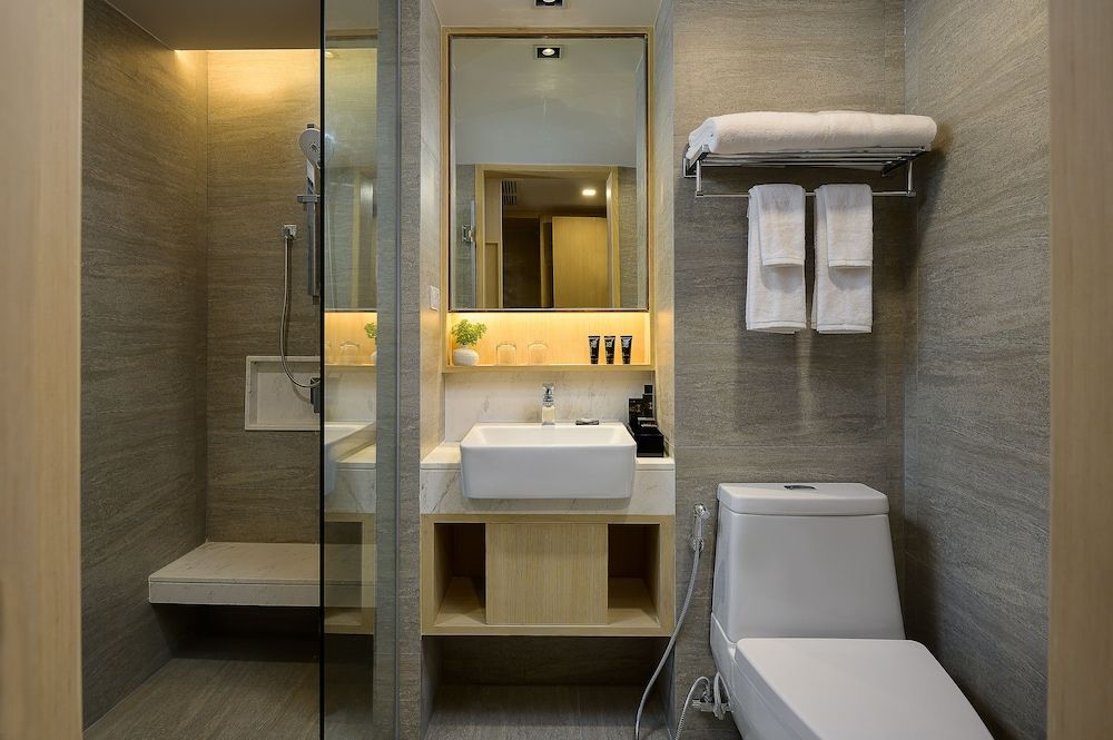 Eleven Hotel Bangkok Superior Twin Room 6