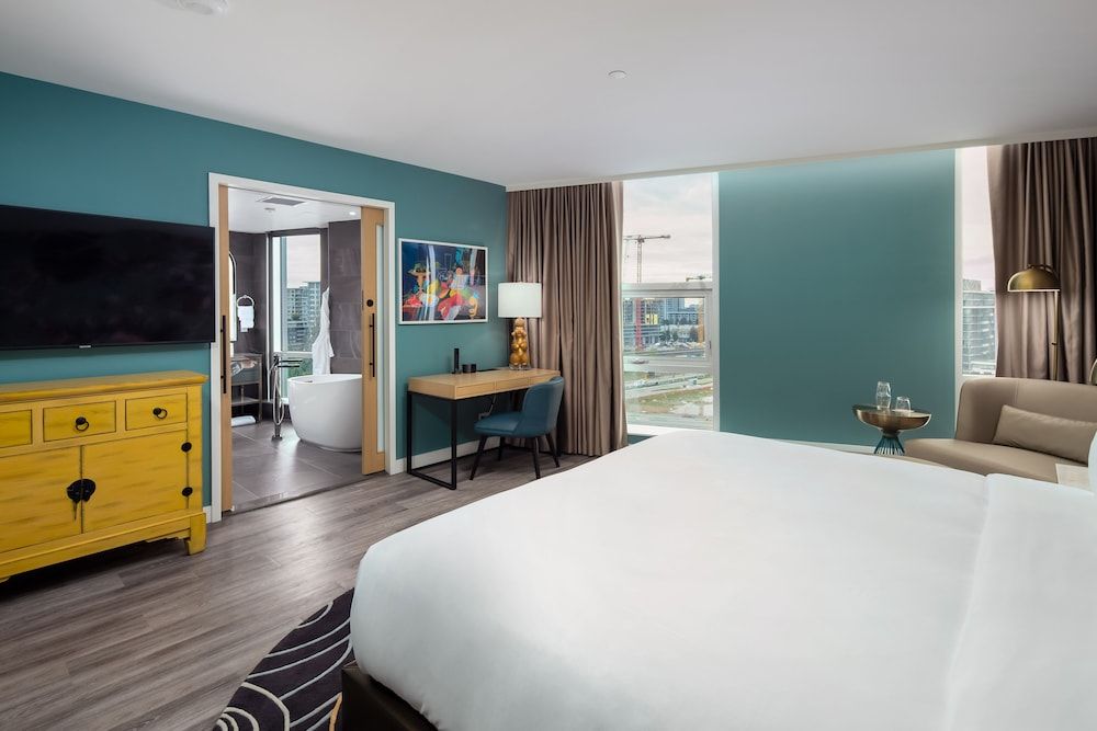 Signature Suite