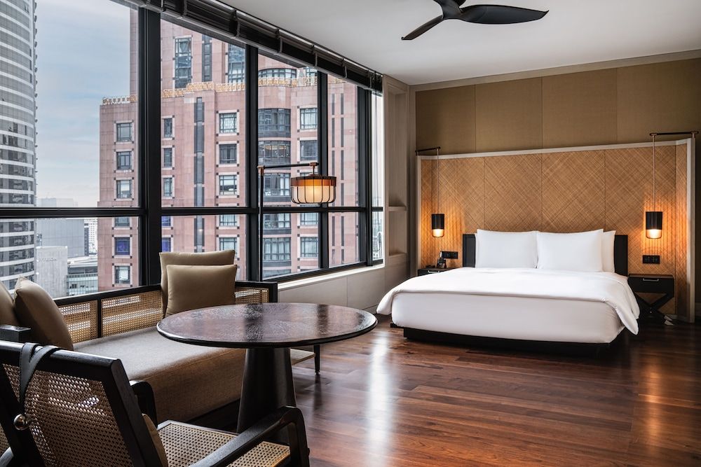 Grand Room, 1 King Bed