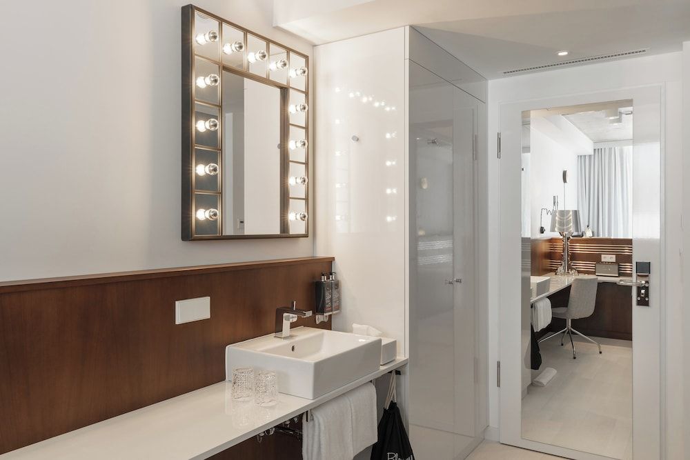 Ruby Ella Hotel Cologne Cosy Room 6