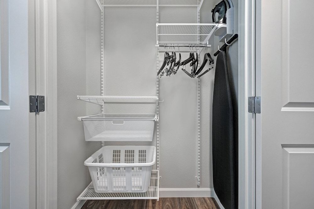 Suite, 1 Bedroom (Mobility Accessible, Roll-In Shower)