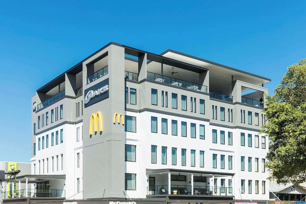 undefined Oaks Cairns Hotel 5