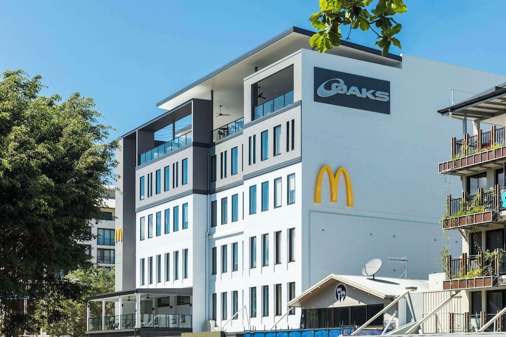 undefined Oaks Cairns Hotel 6