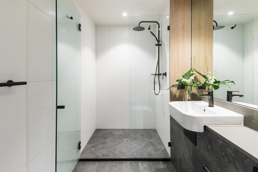 Oaks Cairns Hotel Room (Hotel) 4