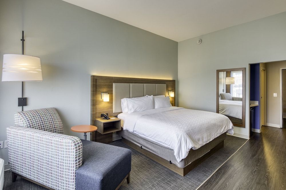 Standard Room, 1 King Bed