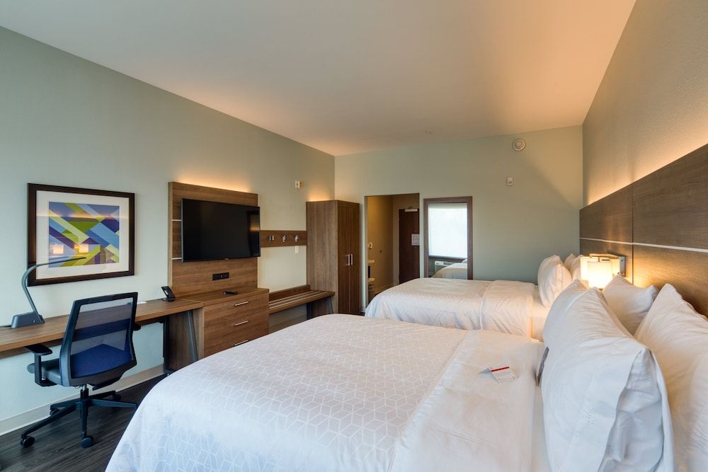 Standard Room, 2 Queen Beds, Mobility Accessible (Roll-In Shower)