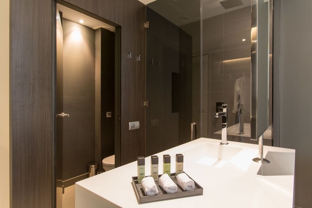 Noom Hotel Niamey Executive Room 9