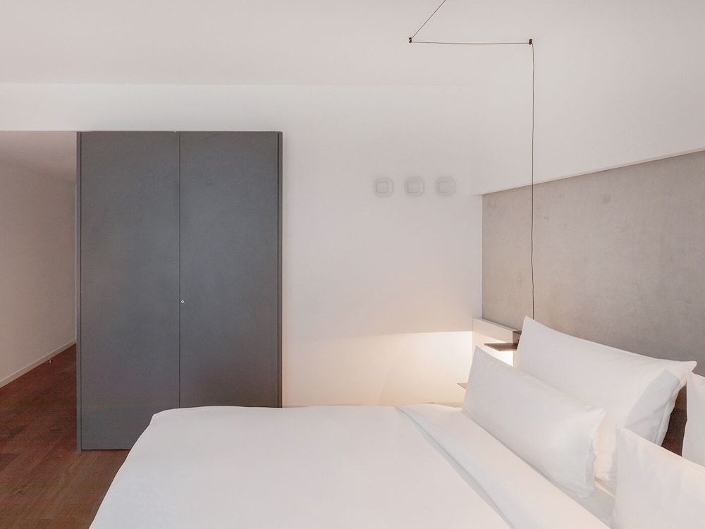 KPM Hotel & Residences Berlin, a Member of Design Hotels Room, 1 King Bed (Smart) 4
