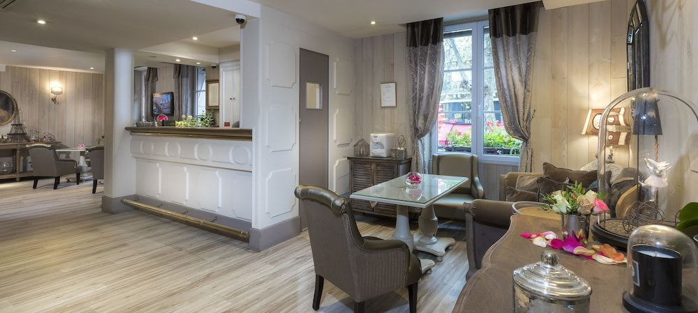 undefined Cluny Square 8