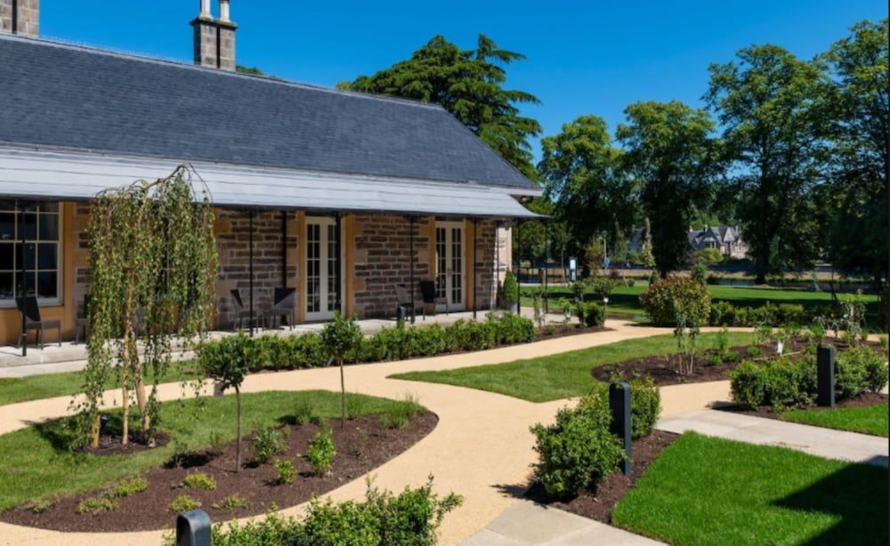 undefined Ness Walk 6