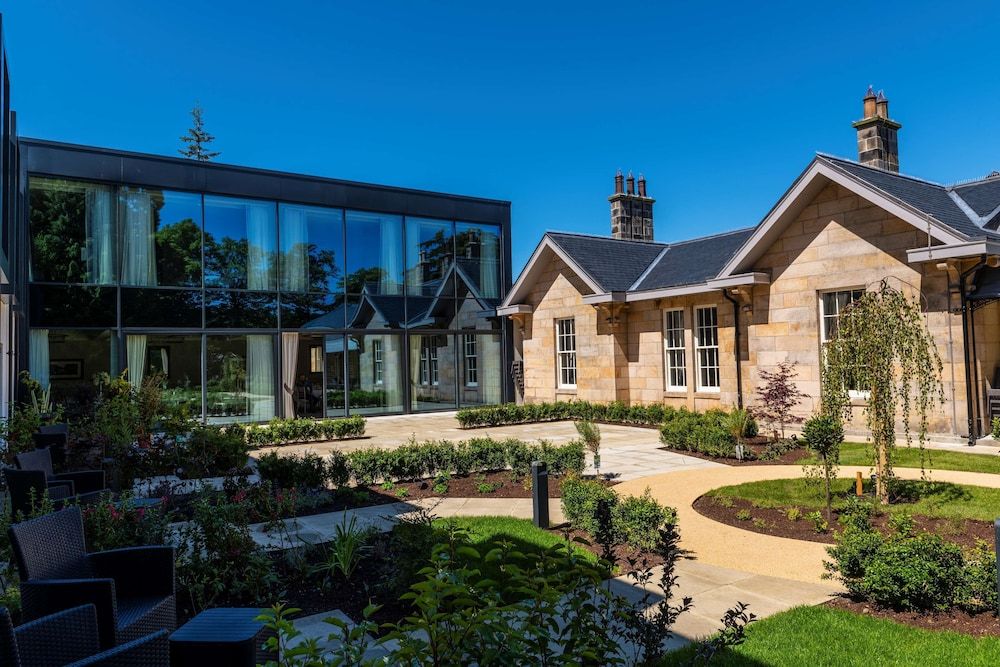 undefined Ness Walk 9