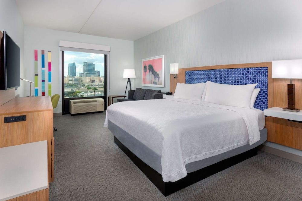 Room, 1 King Bed, Refrigerator & Microwave